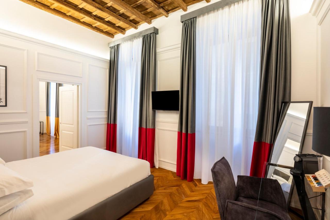 Largo Arenula Suites Рим Екстер'єр фото