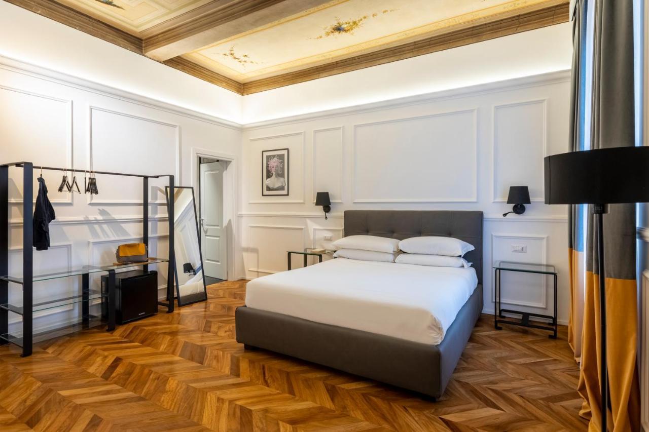 Largo Arenula Suites Рим Екстер'єр фото